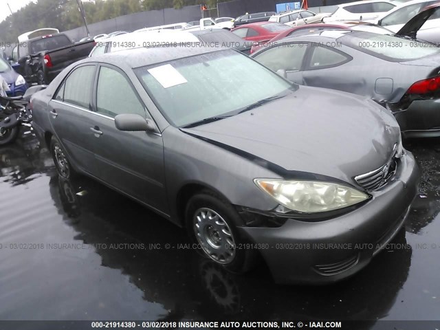 4T1BF32K95U603354 - 2005 TOYOTA CAMRY LE/XLE/SE ნაცრისფერი ფოტო 1
