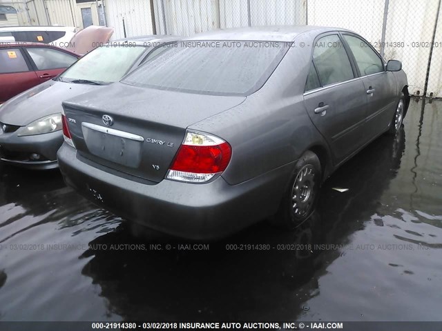 4T1BF32K95U603354 - 2005 TOYOTA CAMRY LE/XLE/SE ნაცრისფერი ფოტო 4