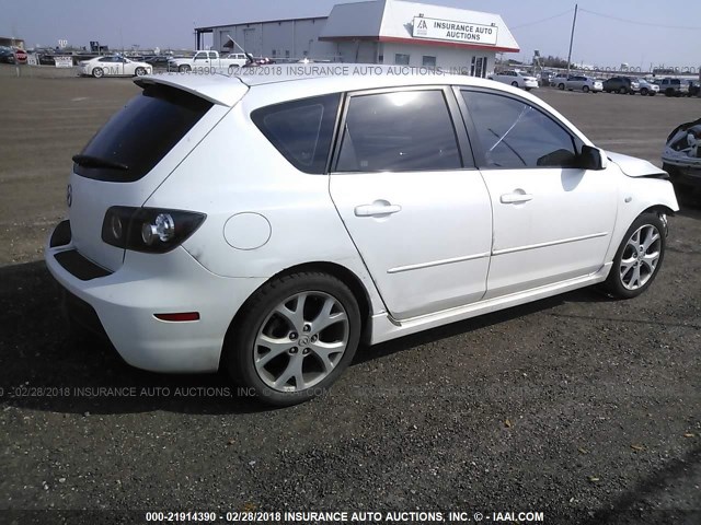 JM1BK344781138657 - 2008 MAZDA 3 HATCHBACK WHITE photo 4