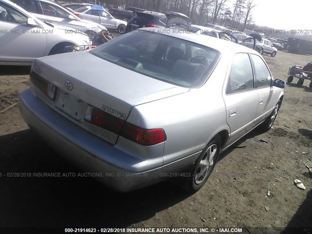 4T1BG22K11U065394 - 2001 TOYOTA CAMRY CE/LE/XLE 银色 照片 4