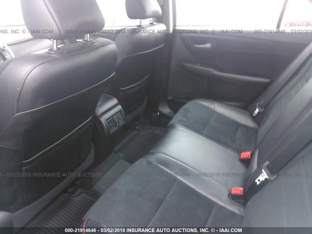 4T1BF1FK7HU678959 - 2017 TOYOTA CAMRY LE/XLE/SE/XSE WHITE photo 8