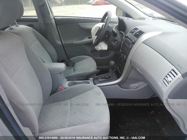 1NXBU40E09Z136873 - 2009 TOYOTA COROLLA S/LE/XLE SILVER photo 5