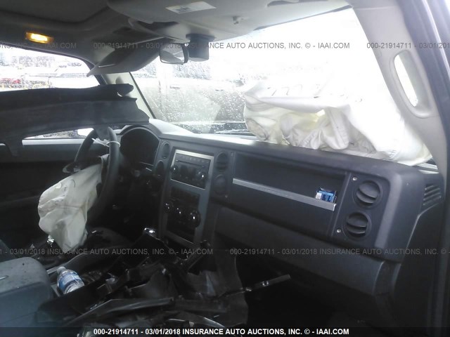1J8HG48N08C163434 - 2008 JEEP COMMANDER SPORT შავი ფოტო 5