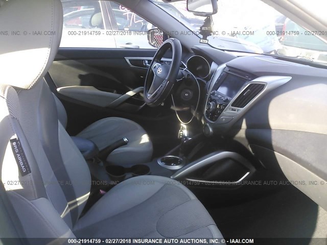 KMHTC6AD0CU029094 - 2012 HYUNDAI VELOSTER WHITE photo 5