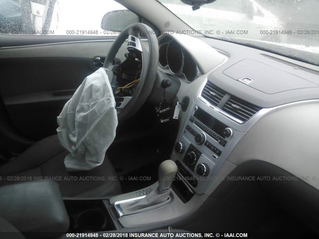 1G1ZC5EU8CF170253 - 2012 CHEVROLET MALIBU 1LT WHITE photo 5