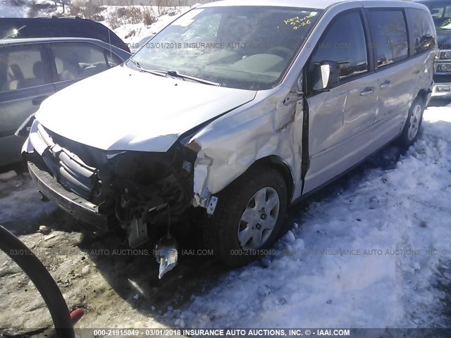 2D4RN4DE8AR211768 - 2010 DODGE GRAND CARAVAN SE SILVER photo 2