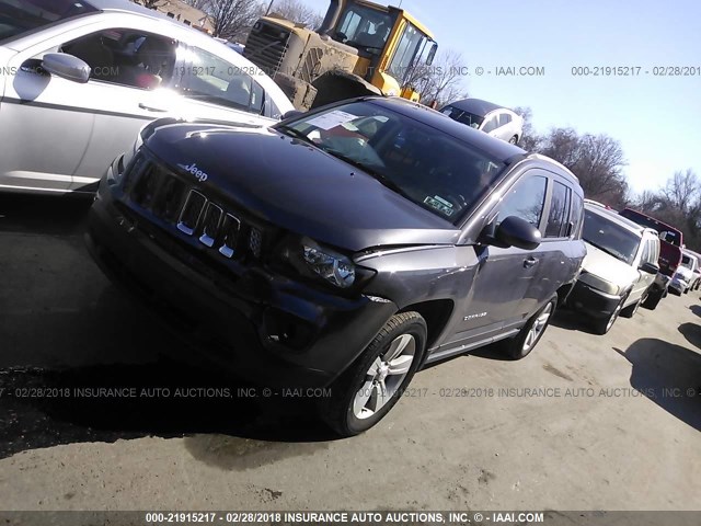 1C4NJDEB2HD135229 - 2017 JEEP COMPASS LATITUDE 灰色 照片 2