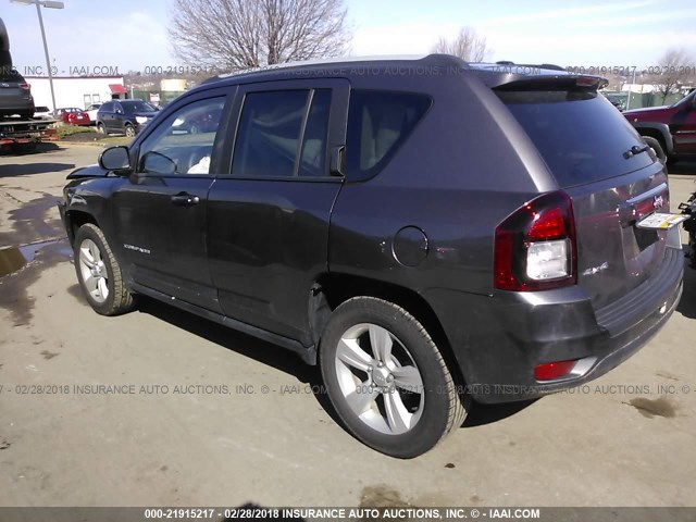 1C4NJDEB2HD135229 - 2017 JEEP COMPASS LATITUDE 灰色 照片 3