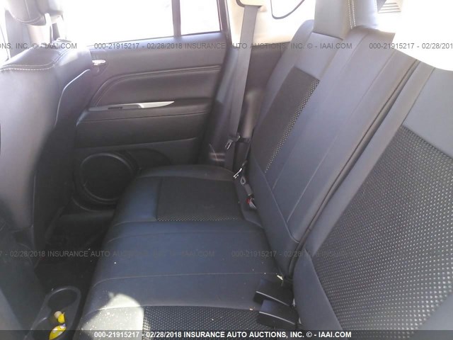 1C4NJDEB2HD135229 - 2017 JEEP COMPASS LATITUDE 灰色 照片 8