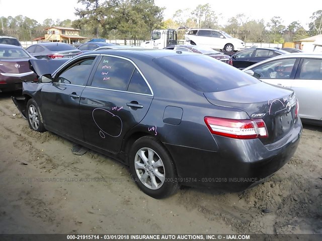 4T1BF3EK3BU130025 - 2011 TOYOTA CAMRY SE/LE/XLE GRAY photo 3