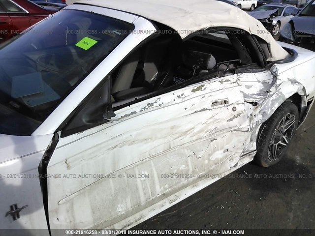 1FAFP4447YF127367 - 2000 FORD MUSTANG WHITE photo 6