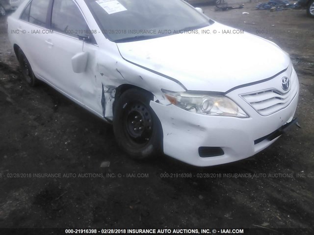 4T1BF3EK2BU604319 - 2011 TOYOTA CAMRY SE/LE/XLE WHITE photo 6