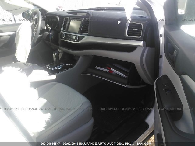 5TDBKRFH5GS341552 - 2016 TOYOTA HIGHLANDER LE/LE PLUS WHITE photo 5