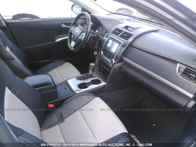 4T1BF1FKXDU273172 - 2013 TOYOTA CAMRY L/SE/LE/XLE 黑色 照片 5