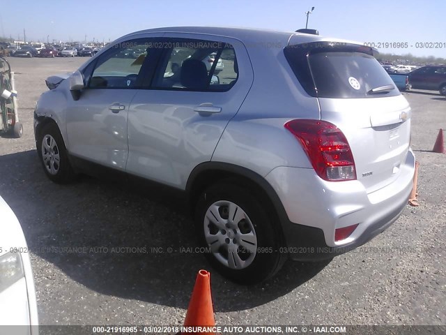 3GNCJKSB8JL156769 - 2018 CHEVROLET TRAX LS SILVER photo 3