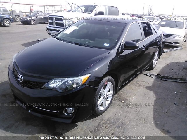 4T1BF1FK9EU425668 - 2014 TOYOTA CAMRY L/SE/LE/XLE 黑色 照片 2