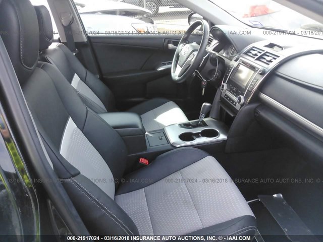 4T1BF1FK9EU425668 - 2014 TOYOTA CAMRY L/SE/LE/XLE 黑色 照片 5
