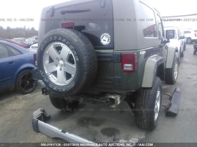 1J4FA54168L511885 - 2008 JEEP WRANGLER SAHARA GREEN photo 4