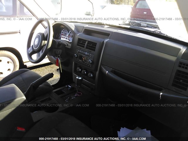 1C4PJMAK3CW123120 - 2012 JEEP LIBERTY SPORT 红色 照片 5