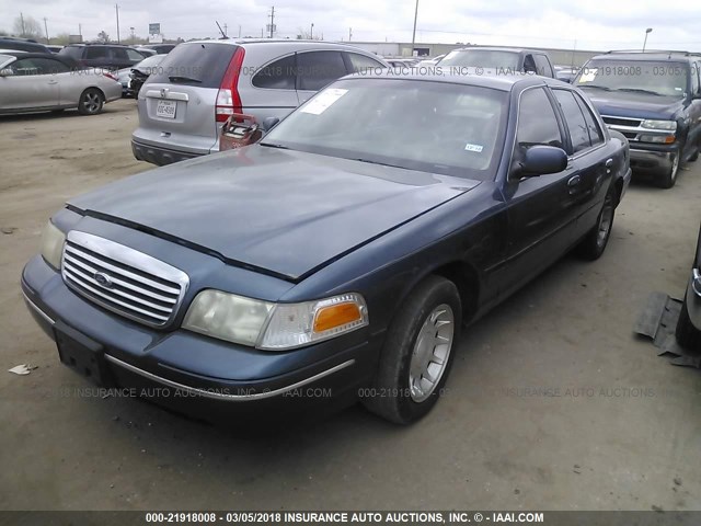 2FAFP74WXWX189107 - 1998 FORD CROWN VICTORIA LX BLUE photo 2