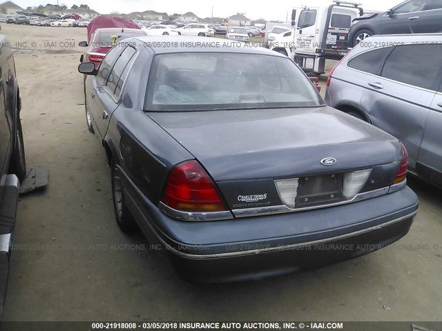 2FAFP74WXWX189107 - 1998 FORD CROWN VICTORIA LX BLUE photo 3