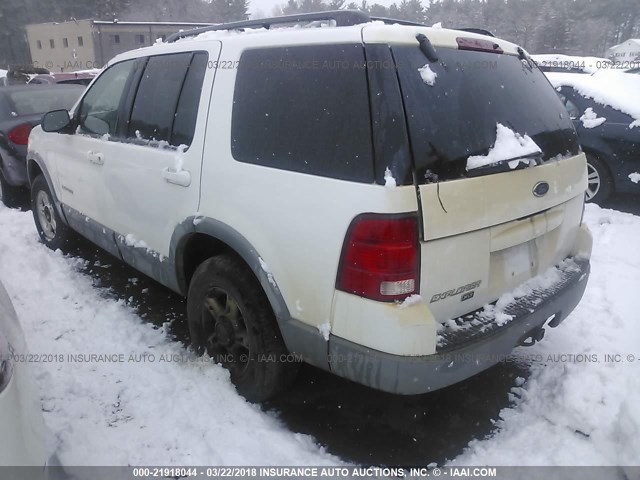 1FMZU73E12UC88968 - 2002 FORD EXPLORER XLT WHITE photo 3