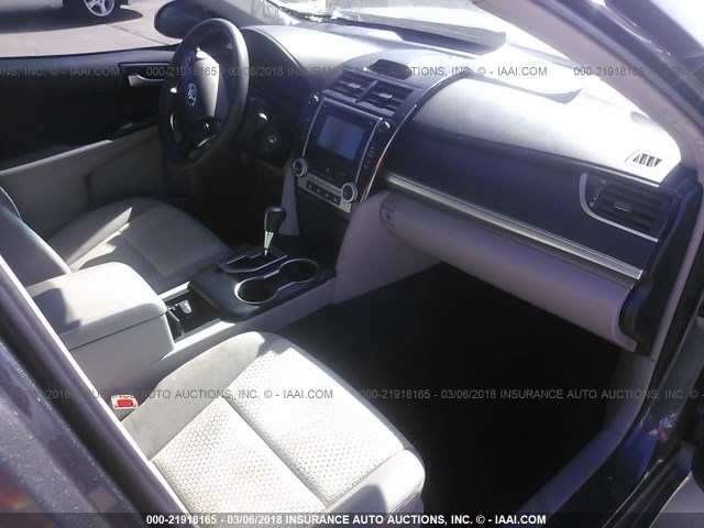4T4BF1FK0ER441005 - 2014 TOYOTA CAMRY L/SE/LE/XLE 灰色 照片 5