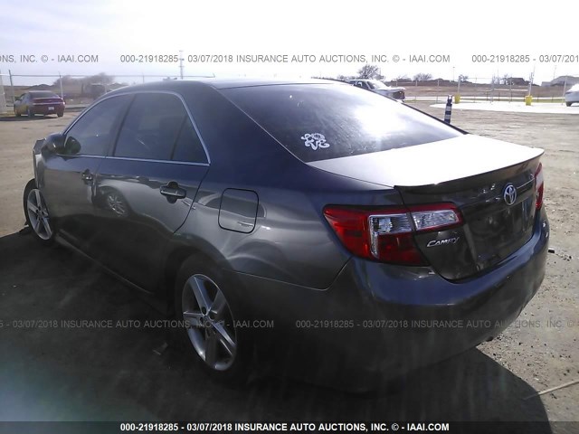 4T1BF1FKXEU378571 - 2014 TOYOTA CAMRY L/SE/LE/XLE 灰色 照片 3