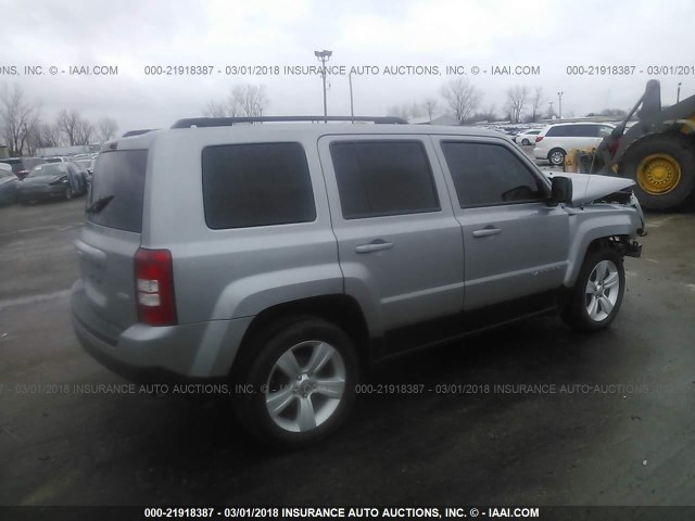 1C4NJPFB5HD102760 - 2017 JEEP PATRIOT LATITUDE SILVER photo 4