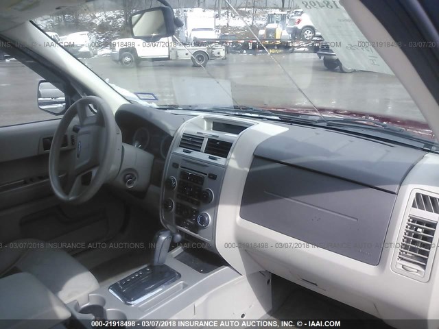 1FMCU93168KD07985 - 2008 FORD ESCAPE XLT RED photo 5