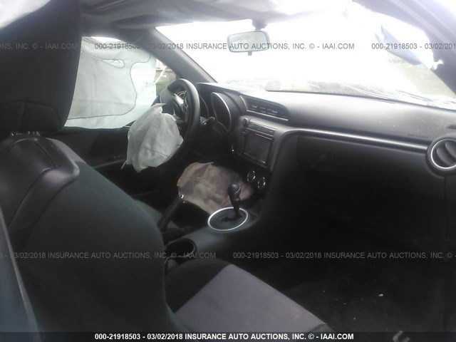 JTKJF5C71GJ021218 - 2016 TOYOTA SCION TC 黑色 照片 5