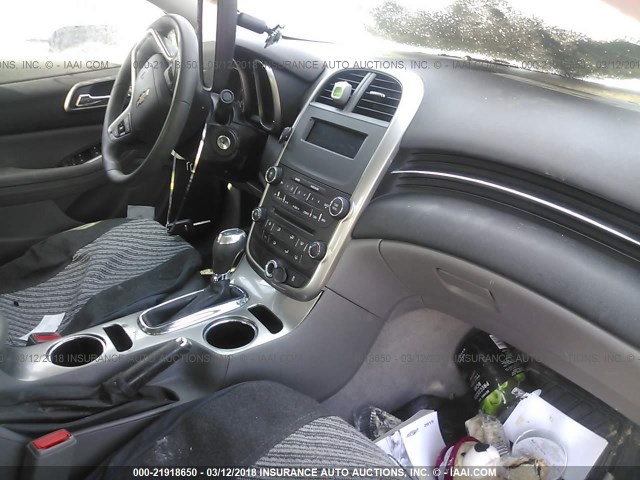 1G11A5SL4FF325352 - 2015 CHEVROLET MALIBU LS ვერცხლისფერი ფოტო 5