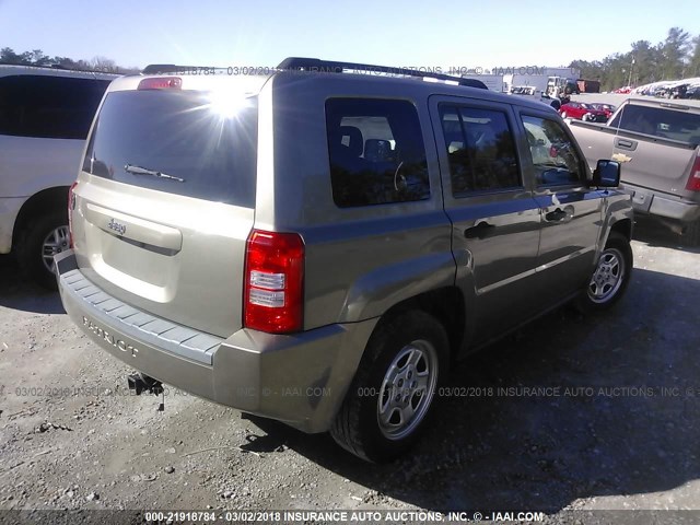 1J8FT28068D741851 - 2008 JEEP PATRIOT SPORT GOLD photo 4