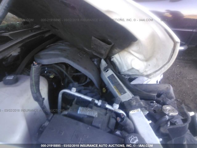 1G2HY54K04U233884 - 2004 PONTIAC BONNEVILLE SLE WHITE photo 10