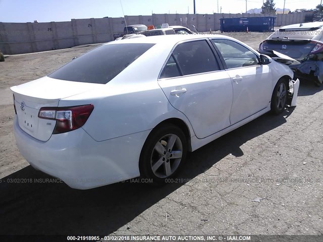 4T1BF1FK3CU526380 - 2012 TOYOTA CAMRY SE/LE/XLE WHITE photo 4