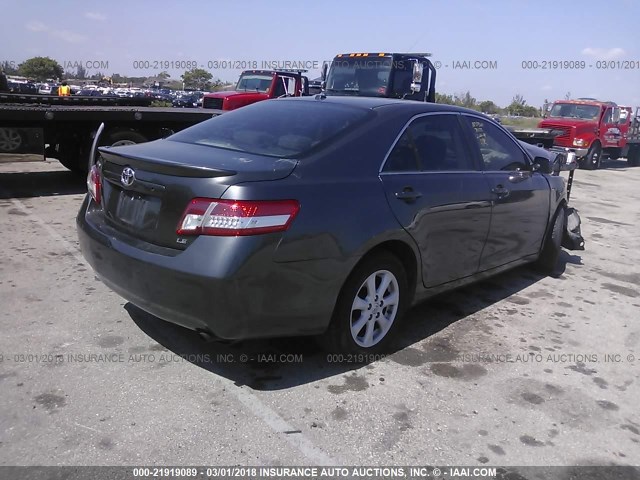 4T1BF3EK8AU039475 - 2010 TOYOTA CAMRY SE/LE/XLE GRAY photo 4