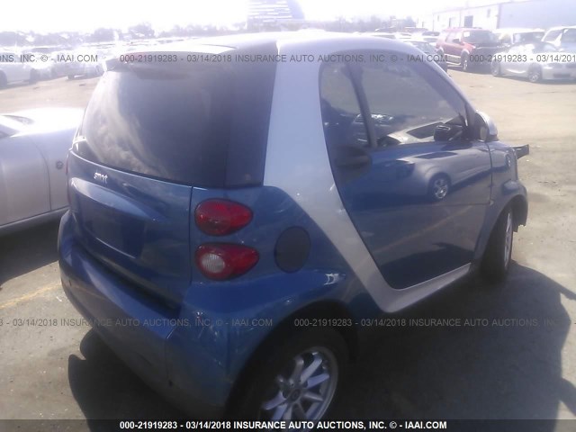 WMEEJ31X78K187562 - 2008 SMART FORTWO PURE/PASSION SILVER photo 4