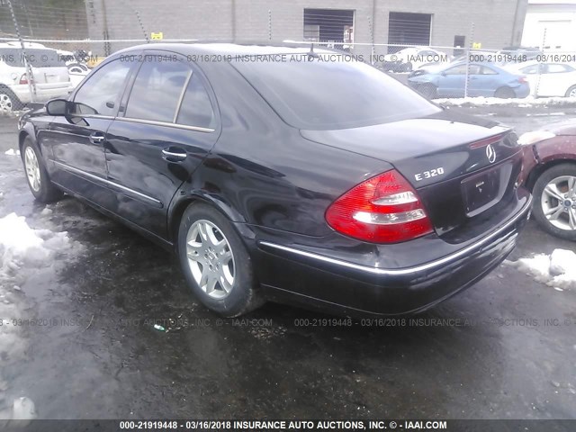 WDBUF26J55A650325 - 2005 MERCEDES-BENZ E 320 CDI BLACK photo 3