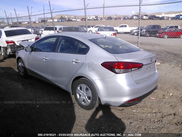 3KPFK4A77HE113566 - 2017 KIA FORTE LX SILVER photo 3