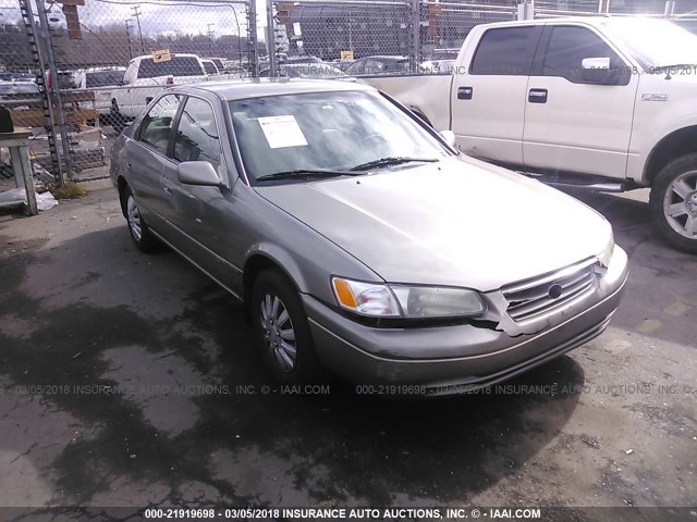 JT2BG22K8W0131774 - 1998 TOYOTA CAMRY CE/LE/XLE BROWN photo 1