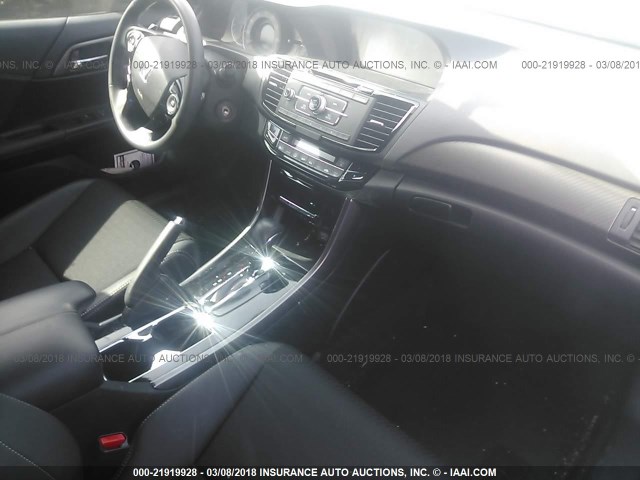 1HGCR2F5XHA219296 - 2017 HONDA ACCORD SPORT 银色 照片 5