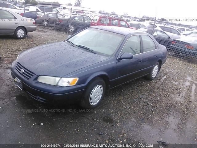 JT2BG22K9V0077156 - 1997 TOYOTA CAMRY LE/XLE BLUE photo 2