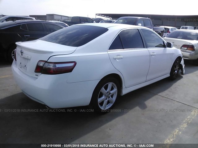 4T1BK46K97U504922 - 2007 TOYOTA CAMRY NEW GENERAT LE/XLE/SE WHITE photo 4