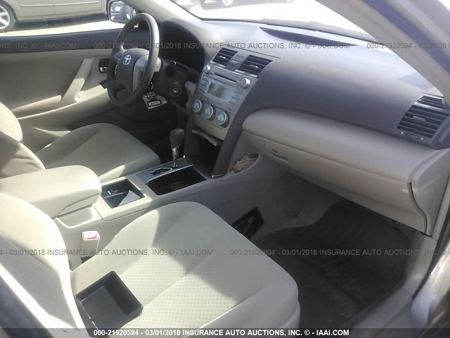 JTNBE46K173112188 - 2007 TOYOTA CAMRY NEW GENERAT CE/LE/XLE/SE GOLD photo 5