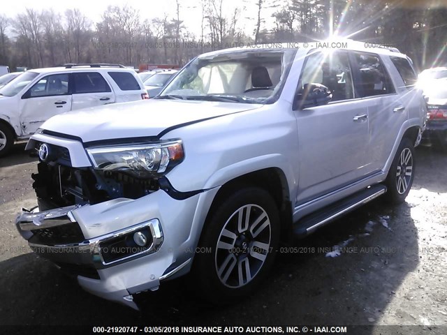 JTEBU5JR8G5306850 - 2016 TOYOTA 4RUNNER SR5 PREM/LTDL/TRAIL/TRD SILVER photo 2