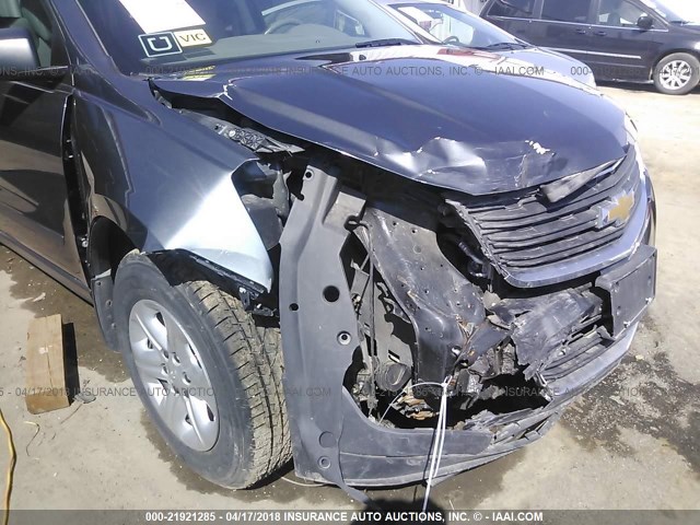 1GNKRFED8DJ110251 - 2013 CHEVROLET TRAVERSE LS GRAY photo 6