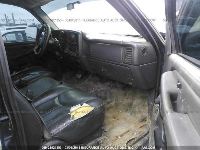 1GBHC23U66F253144 - 2006 CHEVROLET SILVERADO C2500 HEAVY DUTY BLUE photo 5