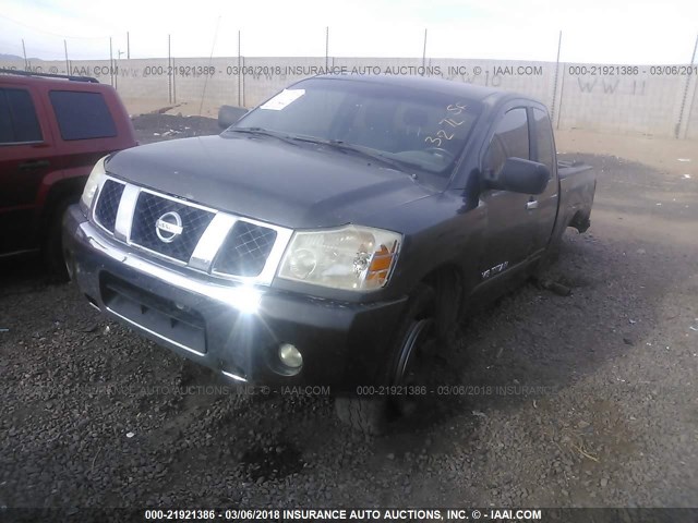 1N6AA06A77N221042 - 2007 NISSAN TITAN XE/SE/LE GRAY photo 2