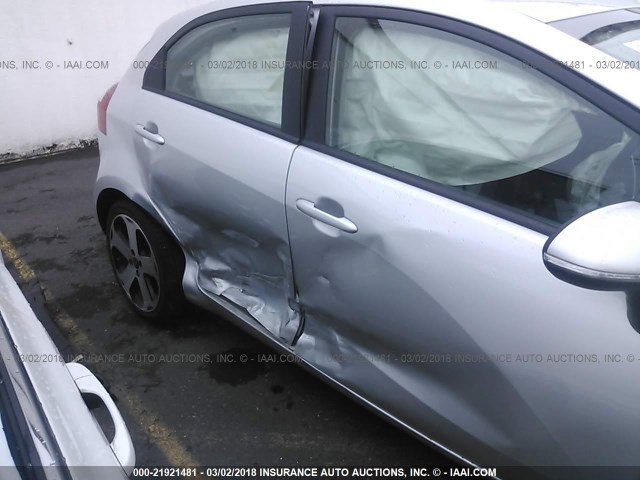 KNADN5A32F6446193 - 2015 KIA RIO EX/SX SILVER photo 6