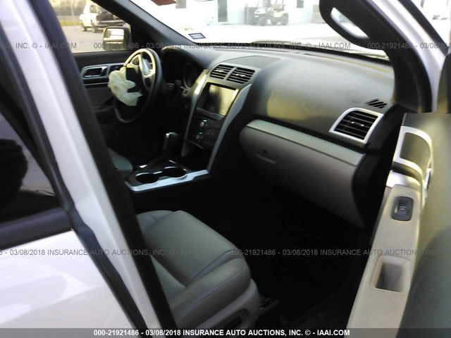 1FM5K7D87FGB24089 - 2015 FORD EXPLORER XLT WHITE photo 5